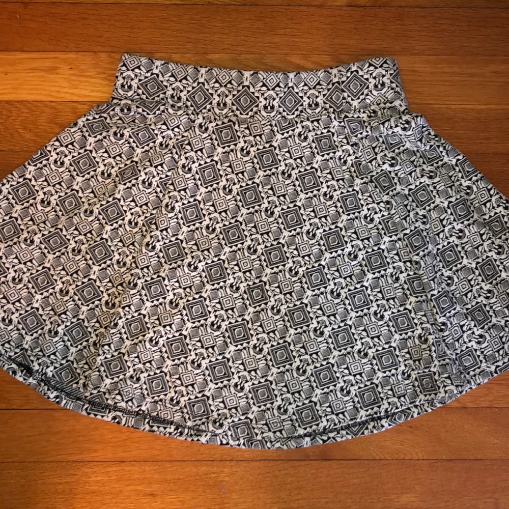 LA hearts geometric skater skirt